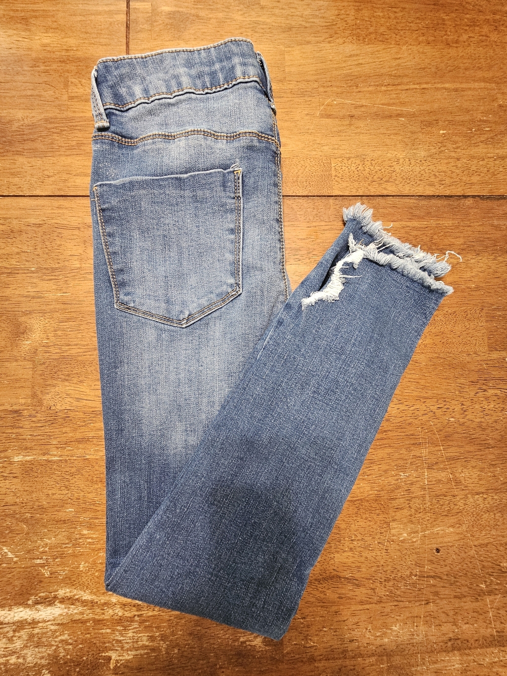 Indigo Rein Blue Cropped Skinny Jeans with Frayed Hem